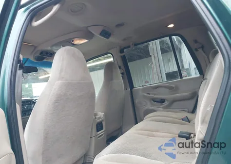 2000 Ford Expedition Xlt from USA, damaged, VIN 1FMRU1567YLA12988